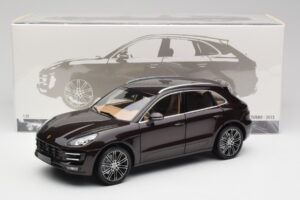 Porsche Macan 95B Turbo Mahogny Metallic Minichamps 1:18 110062500 Metall — bild 8 av 8