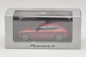 Porsche Panamera 970 4 Red Metallic Minichamps 1:43 WAP0201250E Metall — bild 5 av 5