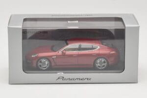 Porsche Panamera 970 Red Metallic Minichamps 1:43 WAP0200119 Metall — bild 4 av 4