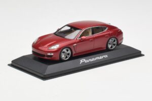 Porsche Panamera 970 Röd Minichamps 1:43 WAP02000119 Metall — bild 2 av 4