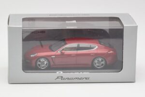 Porsche Panamera 970 Röd Minichamps 1:43 WAP02000119 Metall — bild 4 av 4