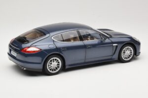 Porsche Panamera 970 S Blå Minichamps 1:18 WAP02100119 Metall — bild 3 av 8