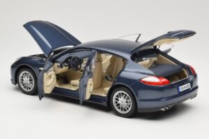 Porsche Panamera 970 S Blå Minichamps 1:18 WAP02100119 Metall — bild 5 av 8