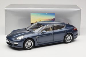 Porsche Panamera 970 S Blå Minichamps 1:18 WAP02100119 Metall — bild 8 av 8