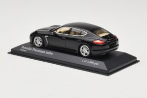 Porsche Panamera 970 Turbo Svart Metallic Minichamps 1:43 400068271 Metall — bild 3 av 4