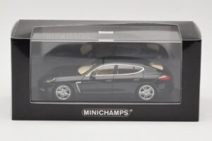Porsche Panamera 970 Turbo Svart Metallic Minichamps 1:43 400068271 Metall — bild 4 av 4