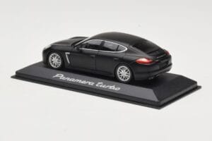 Porsche Panamera 970 Turbo Matt Black Minichamps 1:43 WAP0200270C Metall — bild 3 av 4