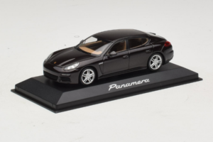 Porsche Panamera 970 Black Metallic Minichamps 1:43 WAP0203900E Metall — bild 2 av 5