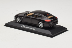 Porsche Panamera 970 Black Metallic Minichamps 1:43 WAP0203900E Metall — bild 3 av 5