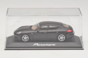 Porsche Panamera 970 Black Metallic Minichamps 1:43 WAP0203900E Metall — bild 4 av 5