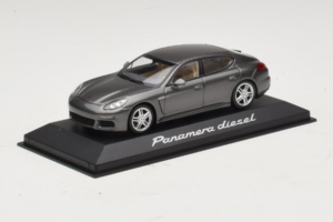 Porsche Panamera 970 Diesel Grey Metallic Minichamps 1:43 WAP0202300E Metall — bild 2 av 4