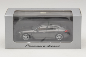 Porsche Panamera 970 Diesel Grey Metallic Minichamps 1:43 WAP0202300E Metall — bild 4 av 4