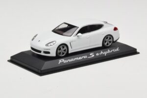 Porsche Panamera 970 S e-Hybrid Vit Minichamps 1:43 WAP0207200E Metall — bild 2 av 3