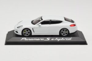 Porsche Panamera 970 S e-Hybrid Vit Minichamps 1:43 WAP0207200E Metall