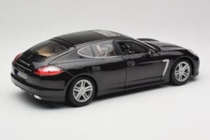 Porsche Panamera Turbo 970 Svart Maisto 1:18 36197 Metall — bild 3 av 8