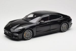 Porsche Panamera 971 Turbo S Svart Metallic Minichamps 1:18 113061076 Metall