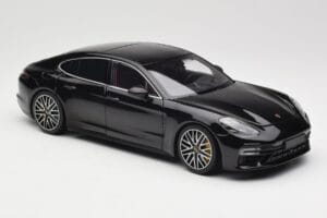 Porsche Panamera 971 Turbo S Svart Metallic Minichamps 1:18 113061076 Metall — bild 6 av 8