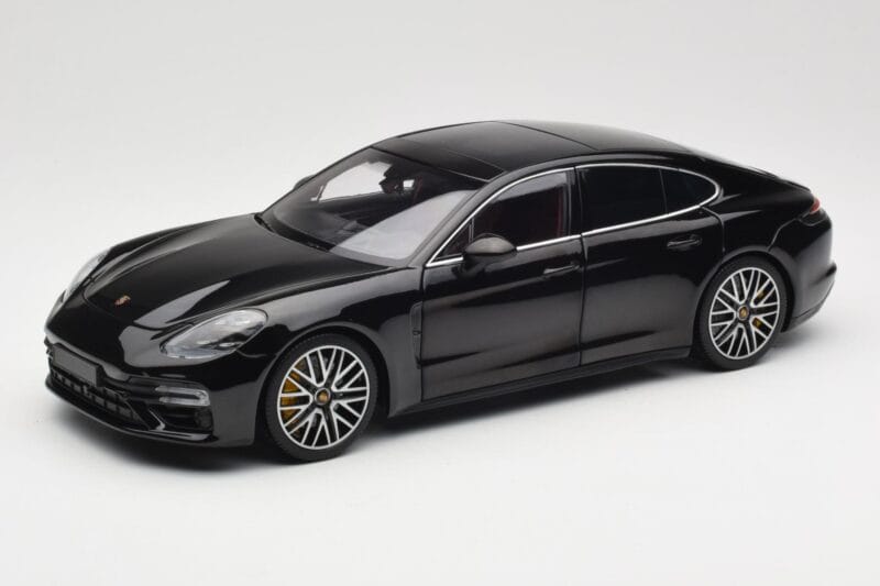 Porsche Panamera 971 Turbo S Svart Metallic Minichamps 1:18 113061076 Metall