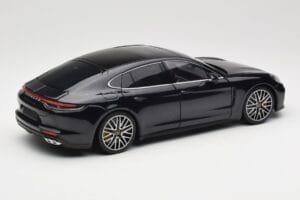 Porsche Panamera 971 Turbo S Blå Metallic Minichamps 1:18 113061075 Metall — bild 3 av 8