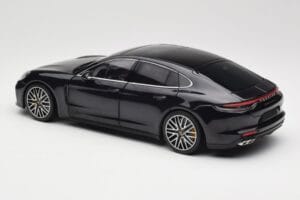 Porsche Panamera 971 Turbo S Blå Metallic Minichamps 1:18 113061075 Metall — bild 7 av 8