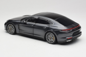 Porsche Panamera 971 Turbo S Grey Metallic Minichamps 1:18 113061073 Metall — bild 7 av 8