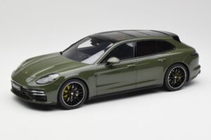 Porsche Panamera Turbo S 971 Sport Turismo Grön GT Spirit 1:18 GT447 Resin