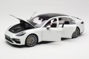 Porsche Panamera 971 Turbo S Vit Metallic Minichamps 1:18 113061074 Metall — bild 2 av 8