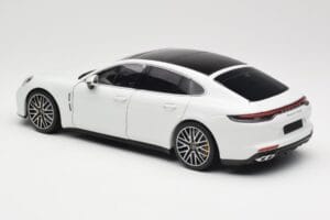 Porsche Panamera 971 Turbo S Vit Metallic Minichamps 1:18 113061074 Metall — bild 7 av 8