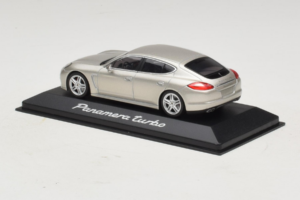 Porsche Panamera 970 Turbo Silver Minichamps 1:43 WAP02000519 Metall — bild 3 av 5