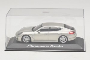 Porsche Panamera 970 Turbo Silver Minichamps 1:43 WAP02000519 Metall — bild 4 av 5