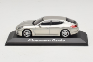 Porsche Panamera 970 Turbo Silver Minichamps 1:43 WAP02000519 Metall