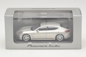 Porsche Panamera 970 Turbo Silver Minichamps 1:43 WAP02000519 Metall — bild 5 av 5