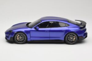 Porsche Taycan J1 Turbo GT Purple Sky Metallic GT Spirit 1:18 GT520 Resin — bild 3 av 6