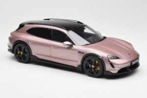 Porsche Taycan Turbo S Cross Turismo Metallic Rosa GT Spirit 1:18 GT440 Resin — bild 4 av 6