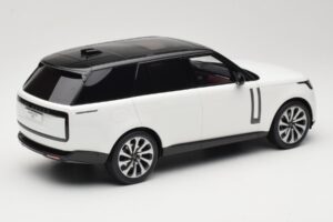 Land Rover Range Rover L460 P530 Autobiography Fuji White GT Spirit 1:18 GT533 Resin — bild 2 av 6