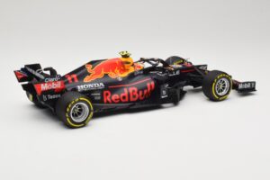 Red Bull Racing Honda RB16B #11 S. Perez Mexican GP 2021 Minichamps 1:18 110211911 Metall — bild 2 av 6