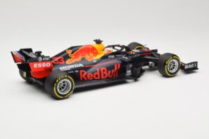 Red Bull Racing RB16 #33 M. Verstappen Winner 70th Anniversary GP 2020 Minichamps 1:18 110200533 Metall — bild 2 av 6
