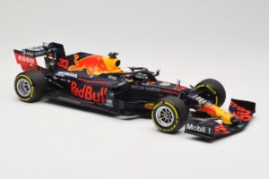 Red Bull Racing RB16 #33 M. Verstappen Winner 70th Anniversary GP 2020 Minichamps 1:18 110200533 Metall — bild 4 av 6