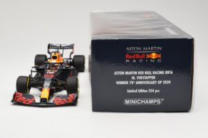 Red Bull Racing RB16 #33 M. Verstappen Winner 70th Anniversary GP 2020 Minichamps 1:18 110200533 Metall — bild 6 av 6