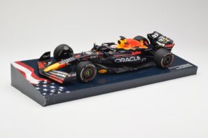 Red Bull Racing RB18 #1 M. Verstappen Winner Austin GP 2022 Minichamps 1:18 113222901 Metall — bild 2 av 6