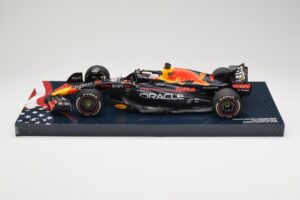 Red Bull Racing RB18 #1 M. Verstappen Winner Austin GP 2022 Minichamps 1:18 113222901 Metall