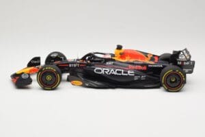 Red Bull Racing RB19 #1 M. Verstappen Winner Monaco GP 2023 Minichamps 1:18 110230701 Metall — bild 3 av 6