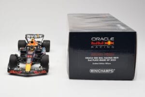 Red Bull Racing RB19 #11 S. Perez 2nd Place Miami GP 2023 Minichamps 1:18 110230511 Metall — bild 6 av 6