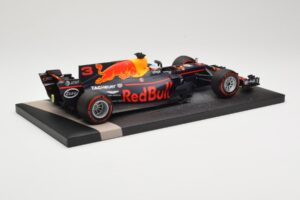 Red Bull Racing Tag Heuer RB13 #3 D. Ricciardo 3rd Place Malaysian GP 2017 Minichamps 1:18 117171503 Metall — bild 3 av 6