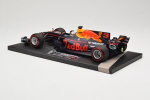 Red Bull Racing Tag Heuer RB13 #3 D. Ricciardo 3rd Place Malaysian GP 2017 Minichamps 1:18 117171503 Metall — bild 5 av 6