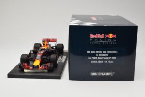 Red Bull Racing Tag Heuer RB13 #3 D. Ricciardo 3rd Place Malaysian GP 2017 Minichamps 1:18 117171503 Metall — bild 6 av 6