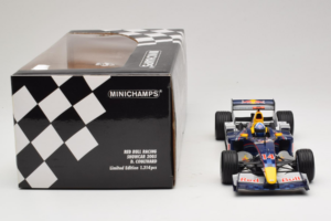 Red Bull RB1 Cosworth #14 D. Coulthard Red Bull Racing Showcar 2005 Minichamps 1:18 100050014 Metall — bild 6 av 6