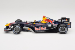 Red Bull RB1 Cosworth #14 D. Coulthard Red Bull Racing Showcar 2005 Minichamps 1:18 100050084 Metall — bild 3 av 7