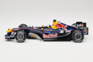 Red Bull RB1 Cosworth #15 C. Klien Red Bull Racing Showcar 2005 Minichamps 1:18 100050085 Metall — bild 3 av 7