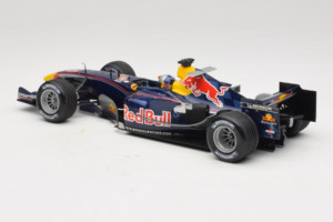 Red Bull RB1 Cosworth #15 C. Klien Red Bull Racing Showcar 2005 Minichamps 1:18 100050085 Metall — bild 5 av 7